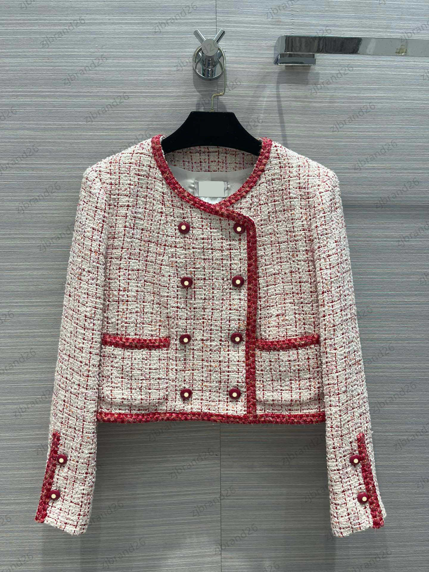 

Luxury Womens Jacket Retro Style Double Buttons Short Coats Designer Temperament Peach Collar Clash Color Webbing Soft Fancy Suiting Outerwear Women Clothing