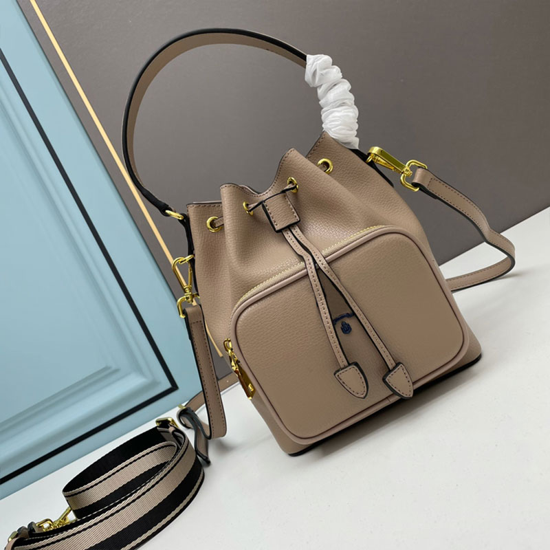 

Drawstring Bucket Bag Solid Color Handbags Purse Tote Bags Cowhide Leather Removable Strap Fashion Letters Triangle Sign Women Crossbody Bags Multiple Colors