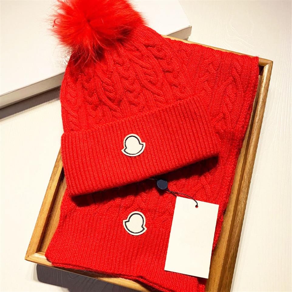

High-quality wool scarf hat winter fashion lovers use fox fur ball classic suit men and women designer scarves a variety of styles to c2740