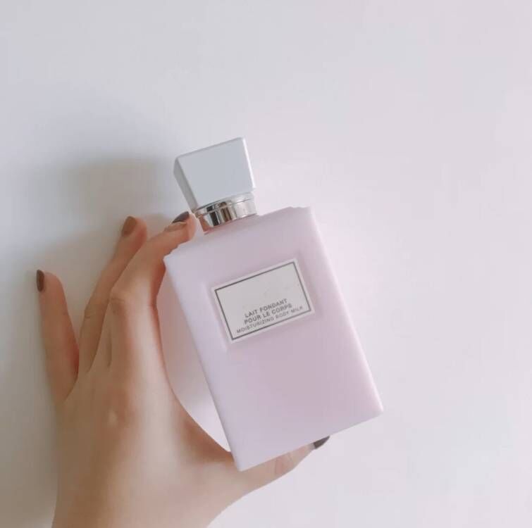 

Sweet Body Skin Care full body Lait Fondant Pour Le Corps Moisturizing Milk lotion 200ml Foaming shower smell