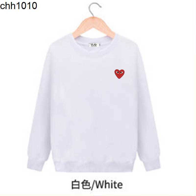 

Designer Hoodies men' and women' round necked sweater with red heart embroidery long sleeves and velvet sweater in autumn and winter, Plush black white heart