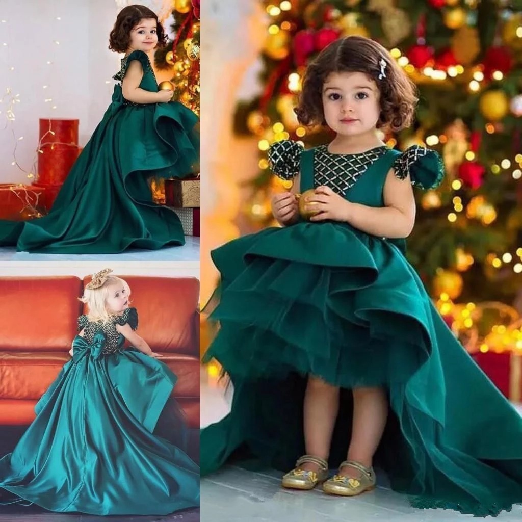 2023 vert robes de demoiselle d'honneur col en V dentelle Appliqued perlé 3D paillettes fille Pageant robes dos nu arc à volants jupe à plusieurs