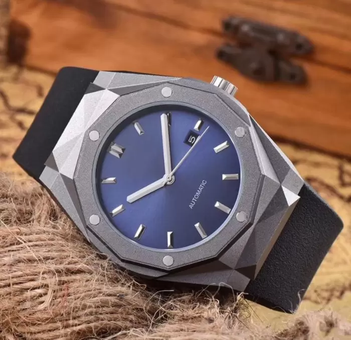 U1 Top AAA quality Men Sport Watch Rubber belt Automatic Watches Auto Date 2813 Mechanical Movement Requin Big Gold Fashion Classic Fusion BANG NX L