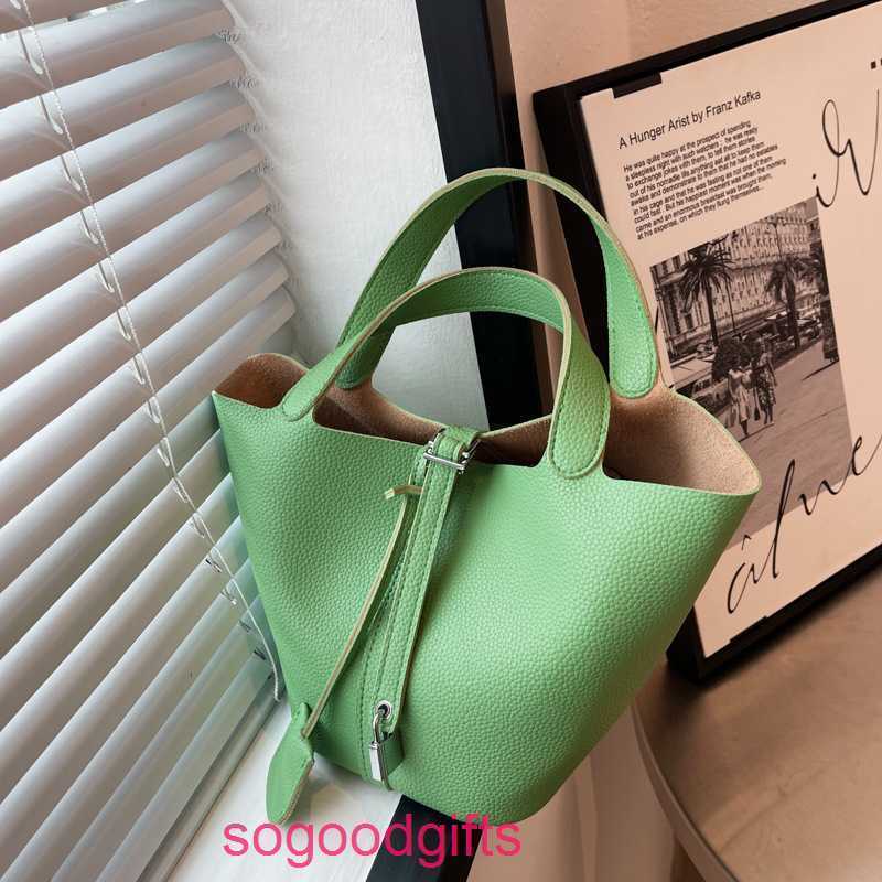 

Designer Herme bags Women's Picotin lock Handbags Tote Bag This year's fashionable portable bag for women in summer 2022 a new type of high-, Black