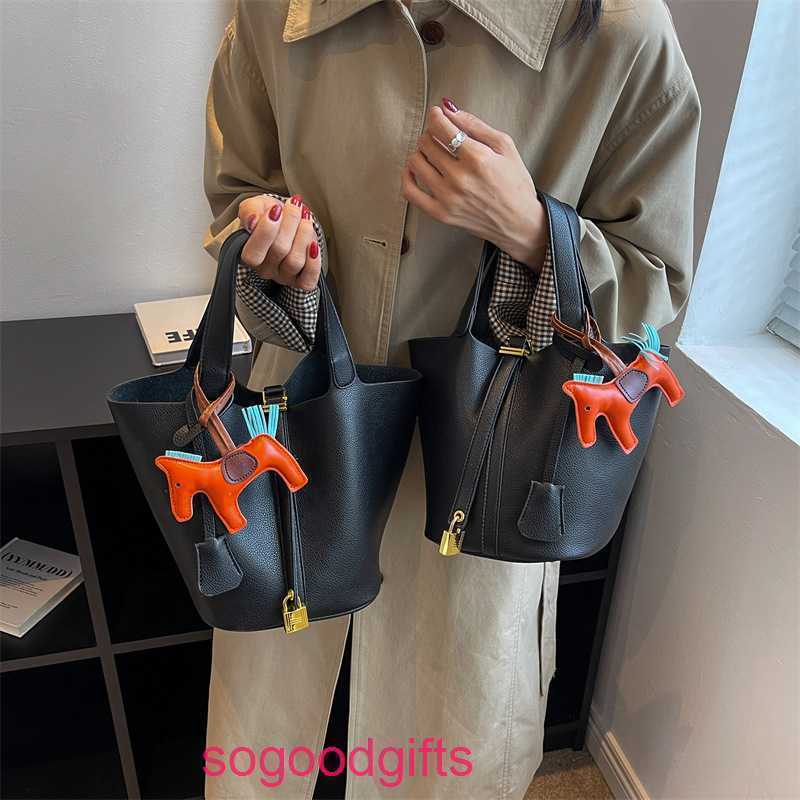 

Designer Herme bags Women's Picotin lock Handbags Tote Bag 2022 Autumn New Style Food Basket Korean Version Premium Bucket Small Popular Des, Black large size