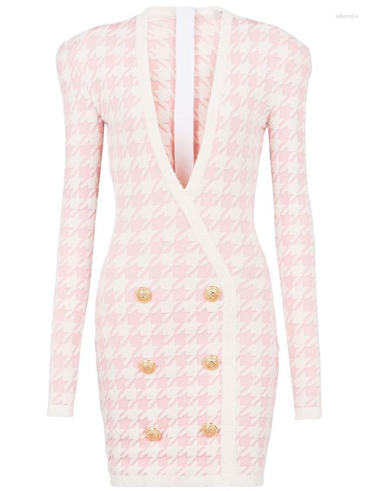 

Casual Dresses HIGH STREET Est F/W 2022 Designer Fashion Women V-neck Lion Buttons Long Sleeve Houndstooth Knit Dress, Pink