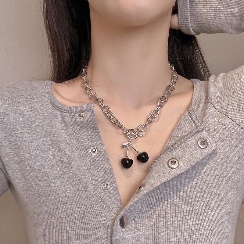 

Chains Jewelry With Niche Sense Black Cherry Punk Style Titanium Steel OT Buckle Necklace Clavicle Chain For Female Gifts