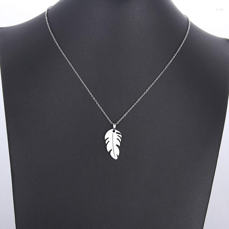 

Pendant Necklaces 12PC Silver Color Leaves Shape Charm Necklace Women Men Lovers Couples Jewelry Anniversary Gifts Choker Accessories