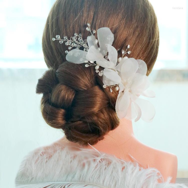 

Hair Clips White Flower Barrettes Beaded Bride Modeling Beige Floral Wedding Accessories