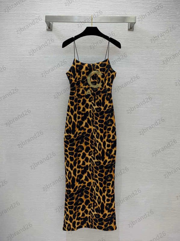 

Dresses Womens Drape Gilding Letters Logo Slim Sling Dress Stretch Fabric Sheath Leopard Long Skirt Sexy Fashionable Outerwear Women Apparel 3 Colors 1070