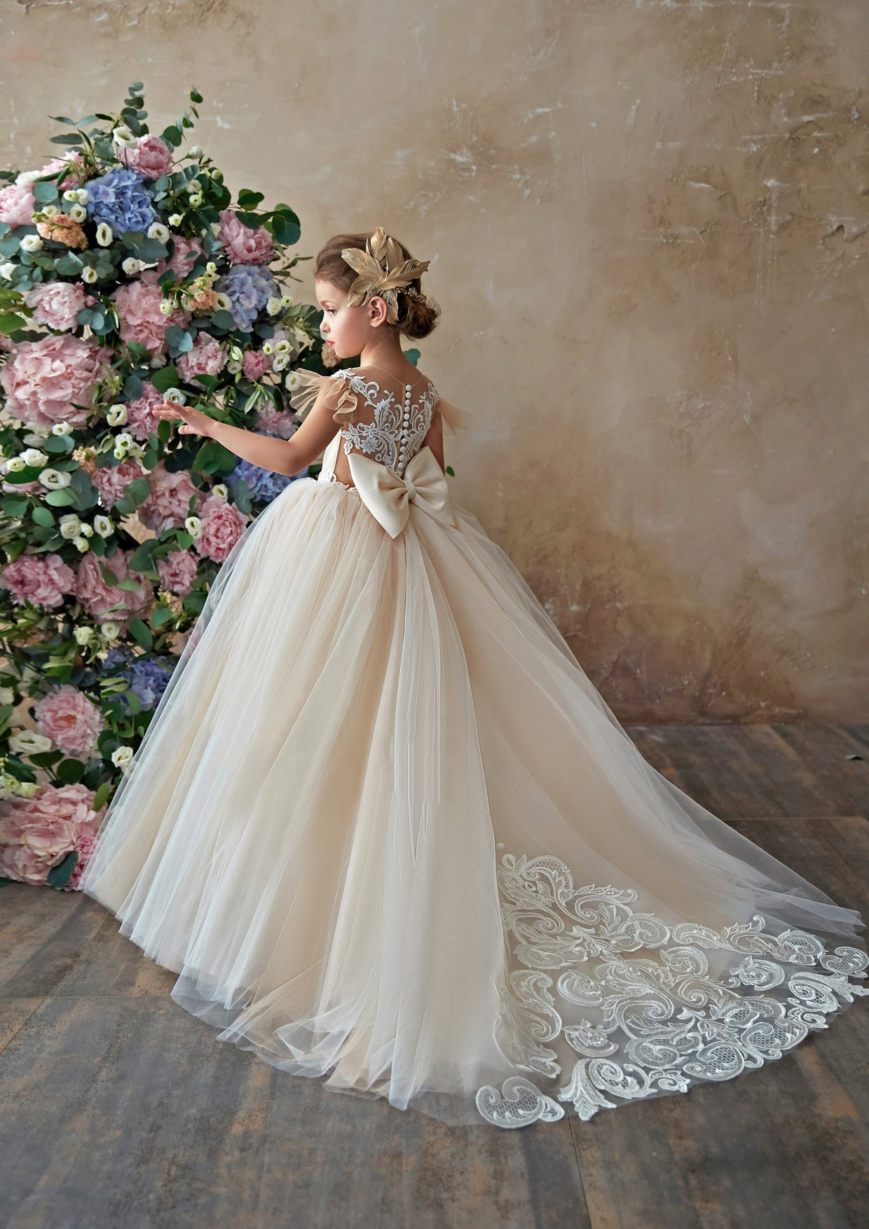 2023 Champagne Fleur Filles Robes Long train Pour Les Mariages Dentelle Appliques Robe De Bal D'anniversaire Fille Communion Pageant Robes