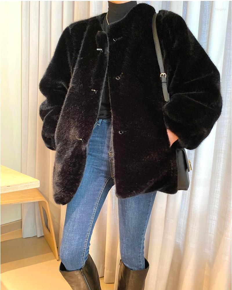 

Women' Fur 2022 Arrival Winter Women Thick Warm Black Faux Jackets Celebrity Elegant Lantern Sleeve Loose Fake Coats A274