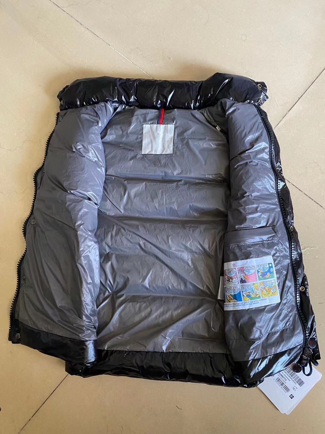 

MON Luxury Designer Vest Brand Men's Gilet Classic Fashion Hip Hop Hat Pattern Gilets Outdoor Casual Premium Edition 3-color U.S.A Original Logo, Price difference