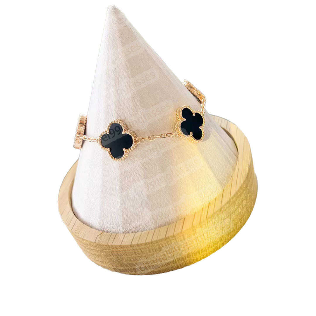 

Luxury Designer Bracelet 4/Four Leaf Clover Charm Bracelets Elegant Fashion 18K Gold Agate Shell Mother of Pearl Women Girls Couple Holiday link A32