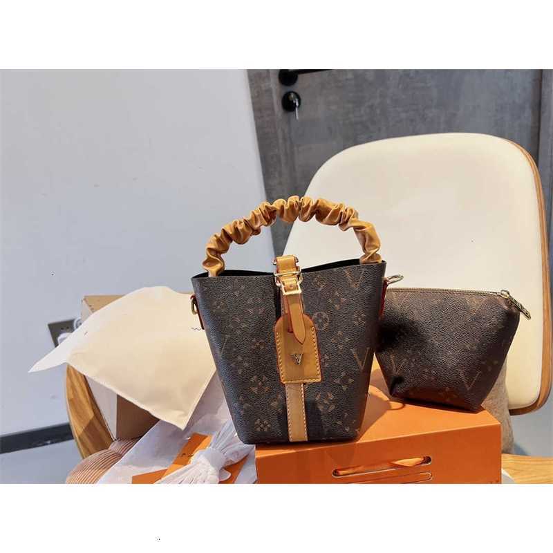 

Fashion Classic Flower Mini Crossbody Bucket Bag Women Vintage Retiro Monograms Shoulder Handbag Purse 2 pcs set luxury designer Lady Party, Brown flower