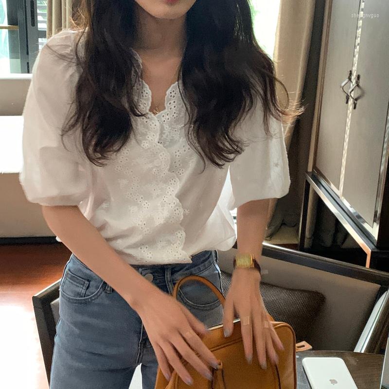

Women's Blouses Cotton V-neck Hollow Embroidery Lace Shirt Women Korean Summer Puff Short Sleeve White Casual Fashion Tops 14545