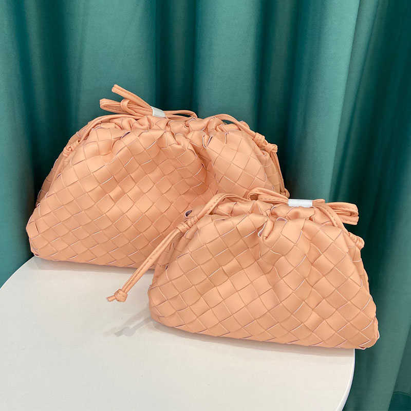 

Clutch Bags Weave Cloud for Women Luxury Handbags Dumpling Shape Cowhide Fashion Crossbody Adjustable Thin Shoulder Straps Clip 221023, Washed blue