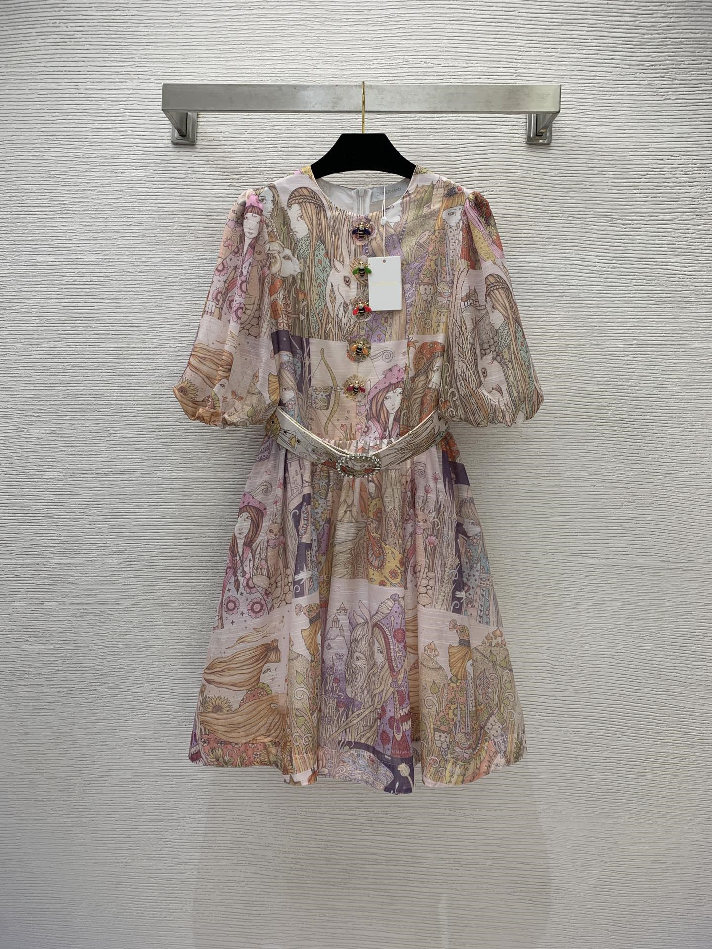 

Runway Dresses Australian designer designed high-end customized diamond inlaid honeybee decorative dress, Multi