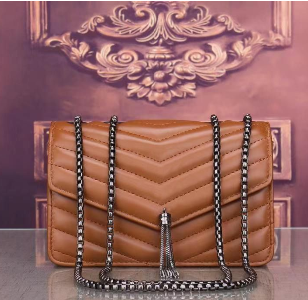 2022 Sacs de soirée Sacs de créateurs de luxe Sacs à main fourre-tout en cuir PU classique dames serrure sac à bandoulière 3 couleurs matériel ar