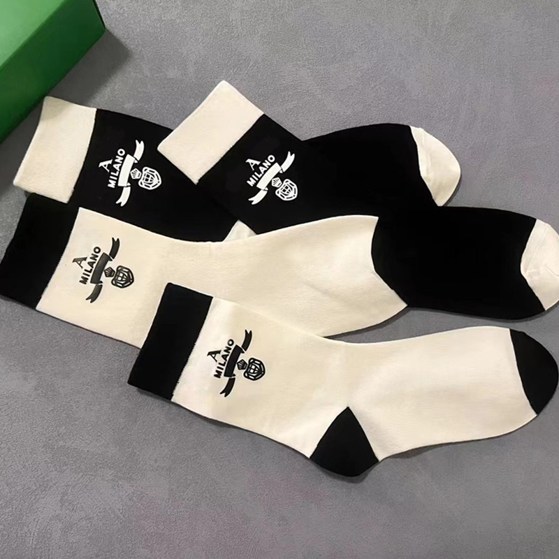 

Special Design Letter Socks Black White Women Girl Letters Cotton Breathable Sock