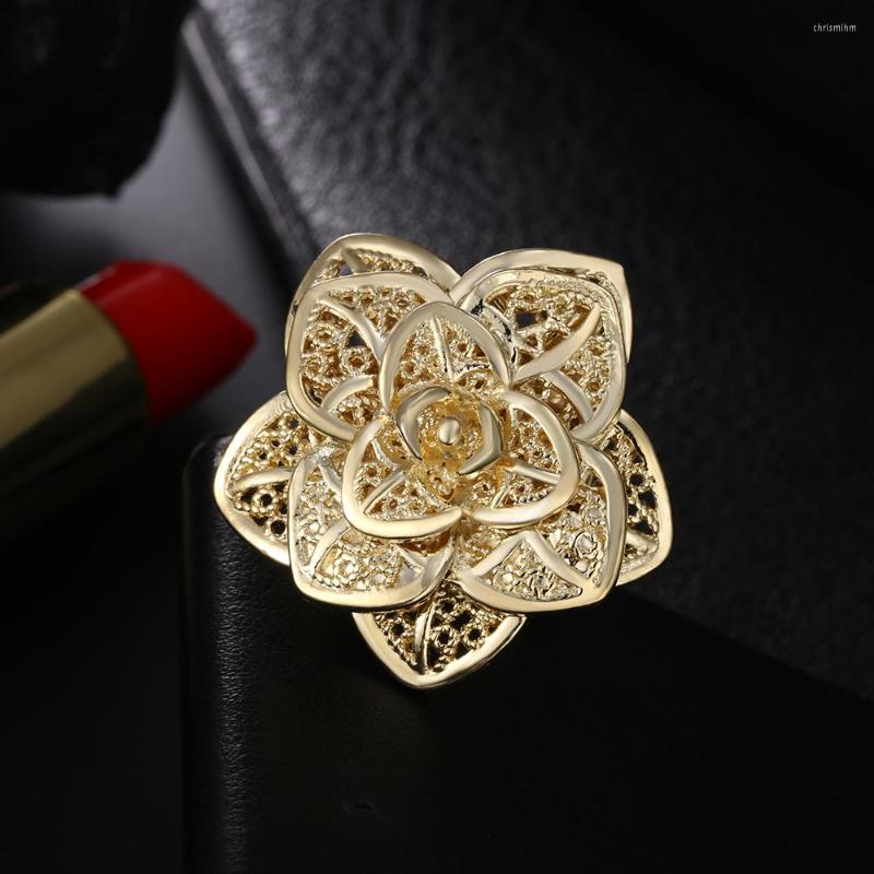 

Cluster Rings 925 Sterling Silver Plated 18K Gold Pretty Big Flower Ring For Women Fashion Party Wedding Accessories Fine Jewelry Gifts
