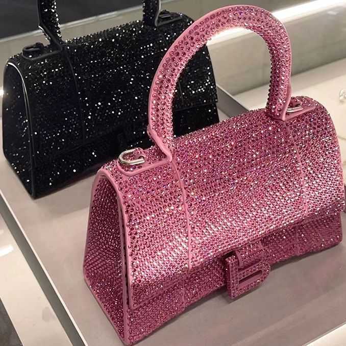 

Designer Luxury Womens Bag Balencigas Handbag B-shaped Paris Single Shoulder Messenger Fashion Square Gift Shoulder Oblique Span Versatile Handheld Bags 2G7E, No bag