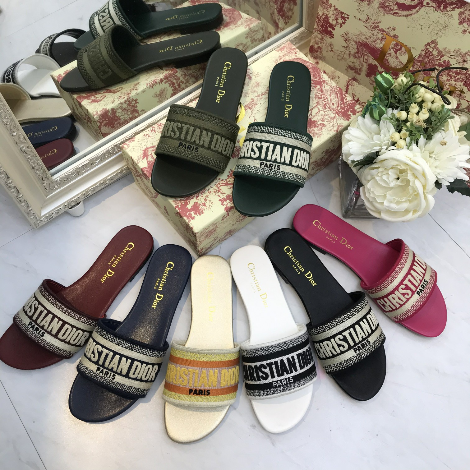 Dior DWAY SLIDE Gold-Tone Embroidered Cotton with Metallic Thread and Cherry Red Dior Brocart Motif
