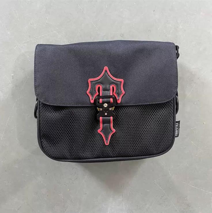 

Trapstar Irongate T Cross Body Bag 2.0 Black/Red Designer NEW IN PACKAGING Fashion Stylish Canvas Messenger Bag and Handbags