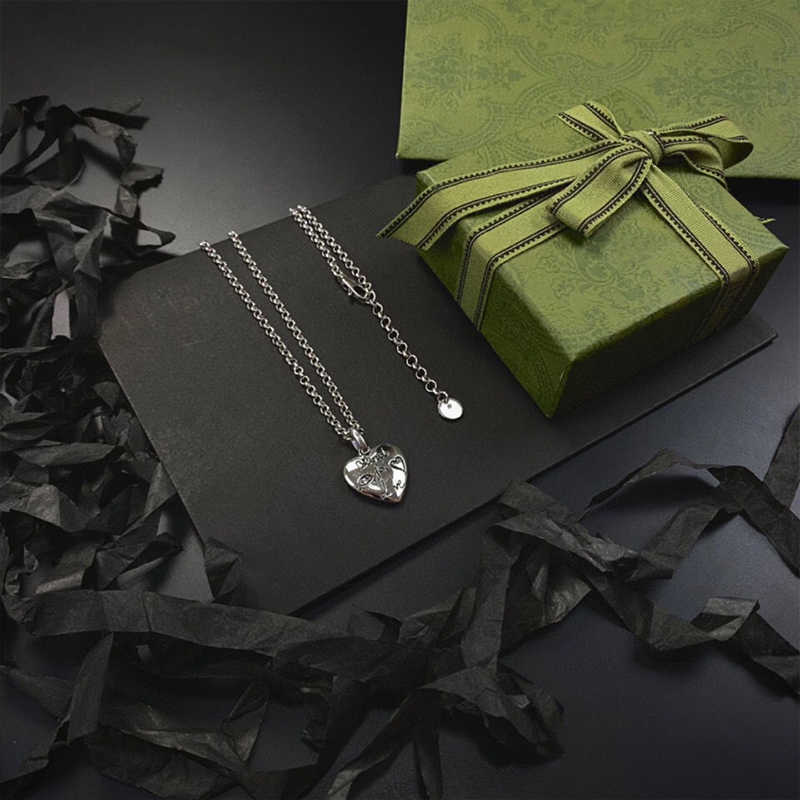 

New Luxury Necklace Double G Fashion Charm Jewelry Flower Bird Peach Heart Round Necklaces High Quality Designer Ladies Silver Pendant
