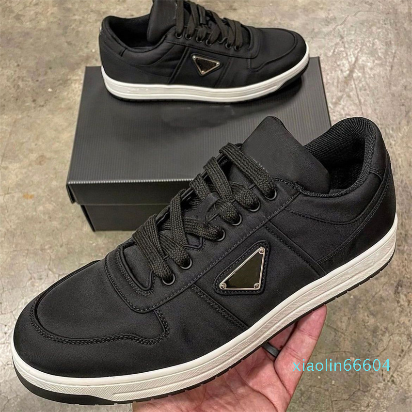 

Famous Design Men Sneakers Shoes Downtown Mesh Sole Metal Triangle Casual Technical Fabrics Lightweight Comfort District Trainer EU38-46