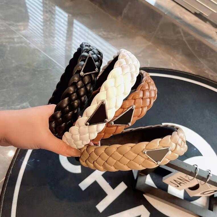 

Headbands Designer Hair Accessories Headbands Knitting Leather 2022 Lady Triangle Letter New Style Simple Four Color Hair Band