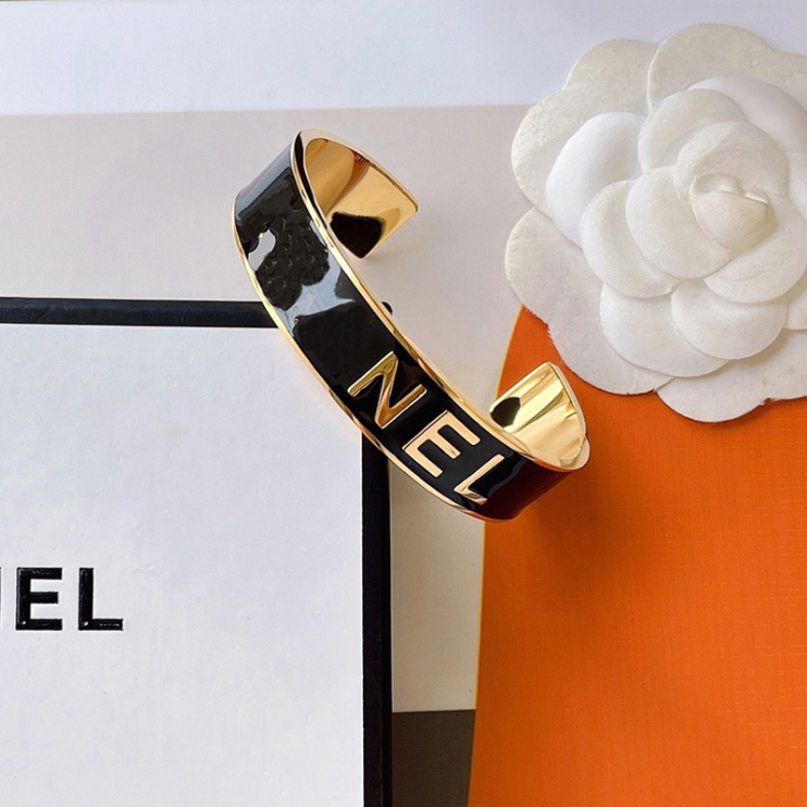 Bracelet ouvert multicolore à la mode, Design humanisé réglable, joli cadeau de luxe sélectionné rose, breloque pour amie, accessoires de bijoux