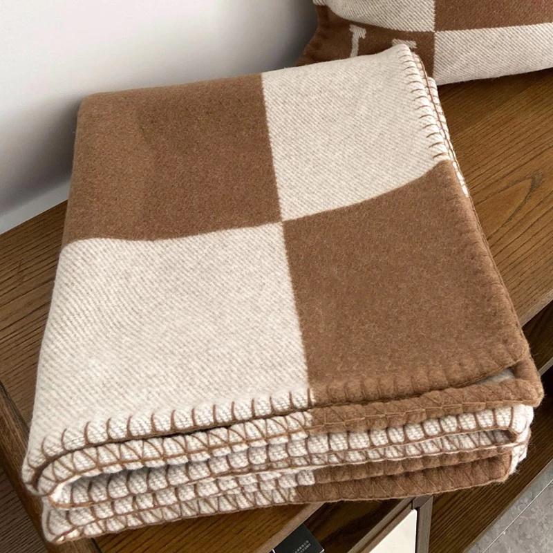 Designer Blankets letter Cashmere Soft Wool Scarf Shawl Portable Warm Sofa Bed Fleece Knitted Throw Blanket-image-812326637