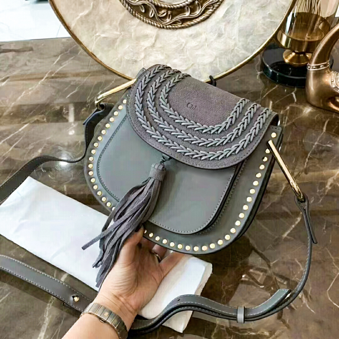 

Luxurys Designer Bag Vintage Saddles famous Tassel shoulder bag tote woody retro mens women's purses pochette handbags travel crossbody clutch flap Genuine Leather, Yellow