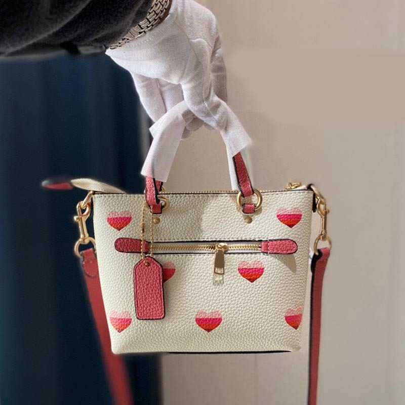 

Designers Luxury 7A Bags Cochs purse Handbag Crossbody Wallet For Womens Multicolour Fashion Lnclined Shoulder Bag Versatile CC Totes Large Capacity Saddle 7JGQ, Heart