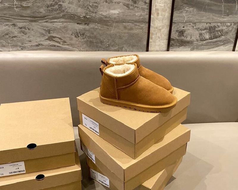 

Warm Mini U5854 Snow Boots Hot Sell Classical Keep Women uggs Boot Latest Fashion Wgg Sheepskin Cowskin Genuine Plush Booties, Hello