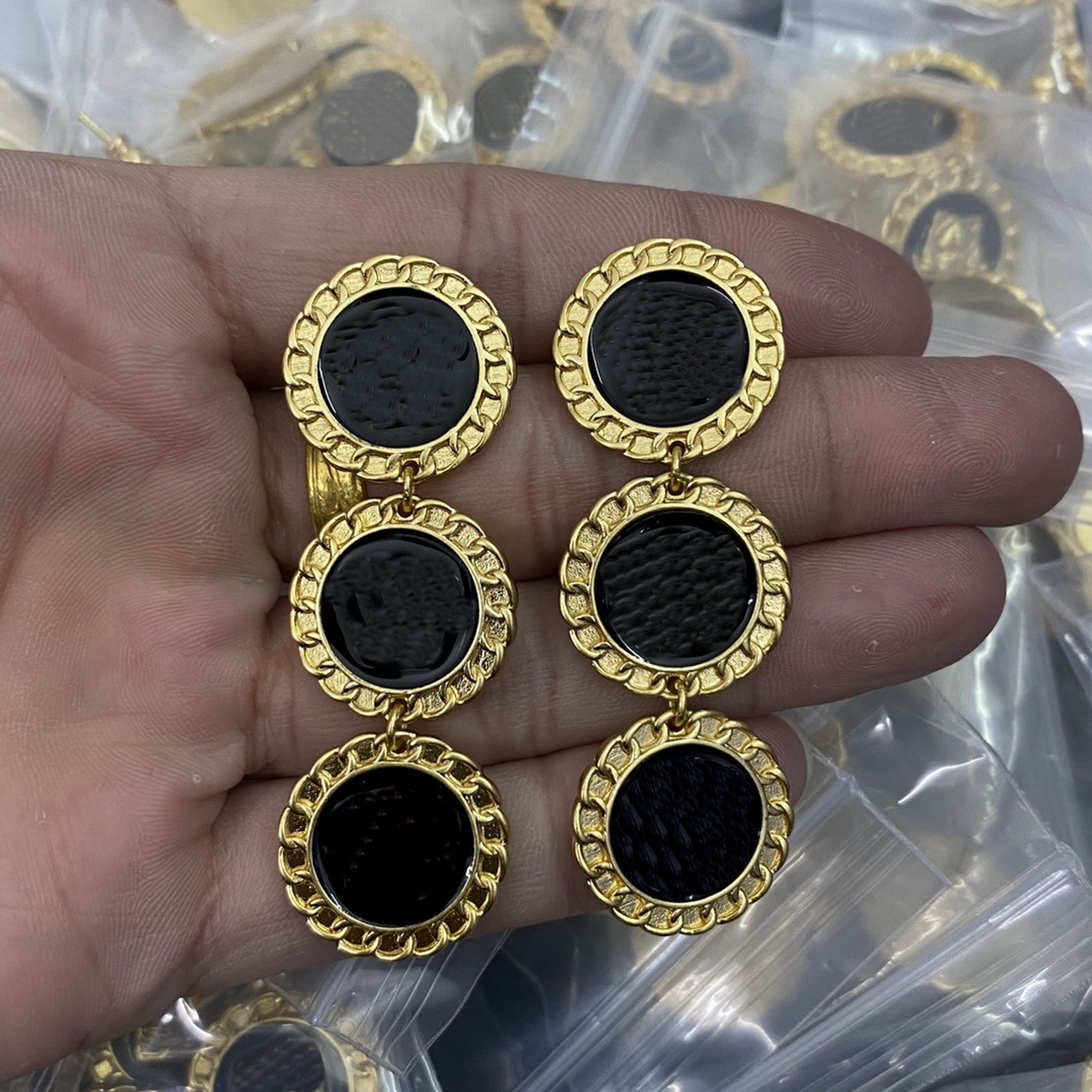 

Black Enamel Medusa Stud Earrings Earrings Dangle & Chandelier Banshee Medusas Head Portrait Women Greece Meander Pattern Earhook Earring Jewelry Gift MER3 -- 12