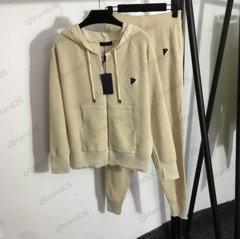 

Womens Two Piece Pant Knit Hooded Tracksuit Classic Triangle Logo Decorated Drawstring Zipper Jacket Tops Elastic Waist Loose Tie Feet Pants Women Clothes