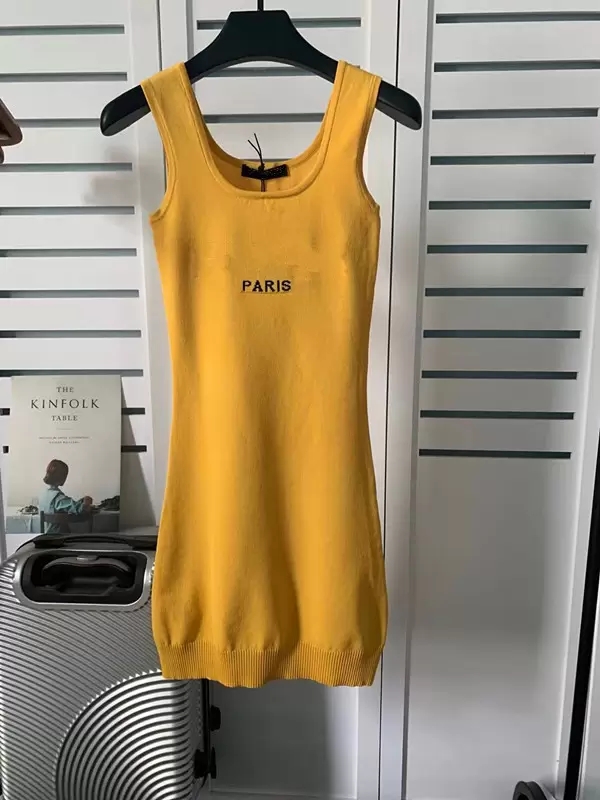 

Sweater Dress Designer Dresses for Woman Knit Jumper Long Knitwear T Shirt Black Girl Womens Summer Casual Lady Bodycon Sleeveless Letter U Neck Slim Fit Fashion Sexy, Red