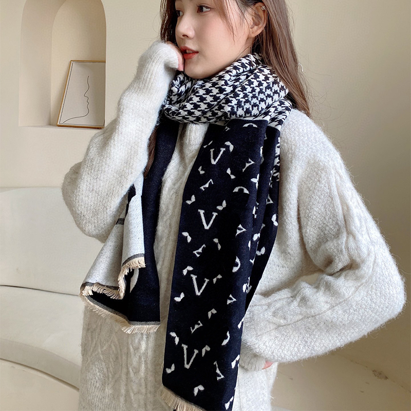 

Luxurys designers scarf women scarfs Solid color letters Popular design Elegant hundred match Silky smooth woman scarf Valentine's Day gift very nice