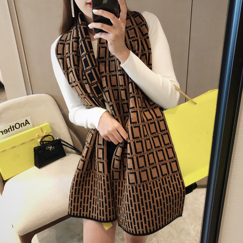 

designers scarfs luxurys scarf women Autumn and winter color temperament classic fashion high-grade holiday travel cashmere temperament soft touch very good