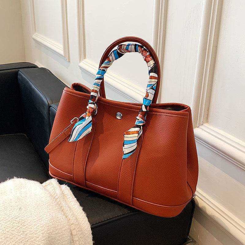 

Luxurious Designer Herme bags French small crowd western-style hand women's advanced sense 2022 new temperament large capacity crossbody, Khaki