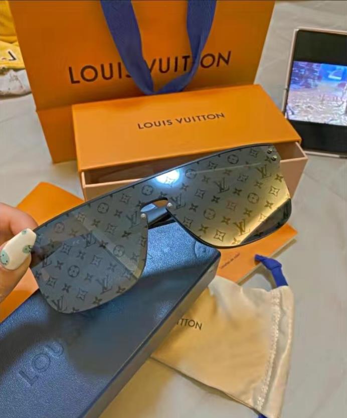 

1082 luxury Louis Vuitton Sunglasses polaroid lens Designer letter womens Mens Goggle senior Eyewear For Women eyeglasses frame Metal Sun Glasses Louise Viuton lv