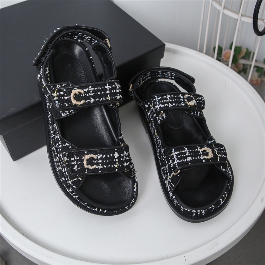 

Fashion Sandals Channel The Latest Style Comfortable Soft Men and Women Flat Bottom Letter Logo Summer Casual Slippers 02-05, 10