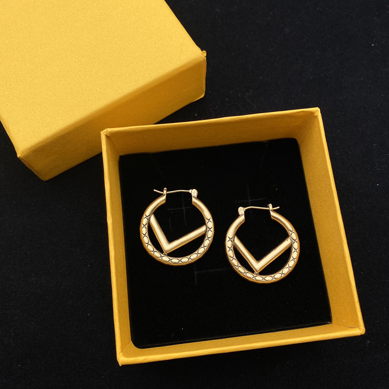 

Designer Fashion Hoop Earrings Stylish Womens Circle Simple Earring Explosive All Match Earrings Vintage Premium Earring D22102602JX