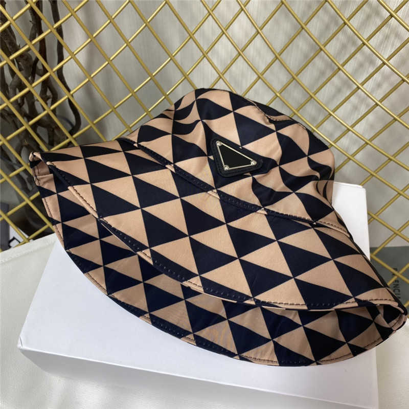 

Designer Hats For Woman Summer Luxury Men Bucket Hat Fashion Classic Plaid Pattern Women Designers Caps Beanies Nylon Casquette Sunhat