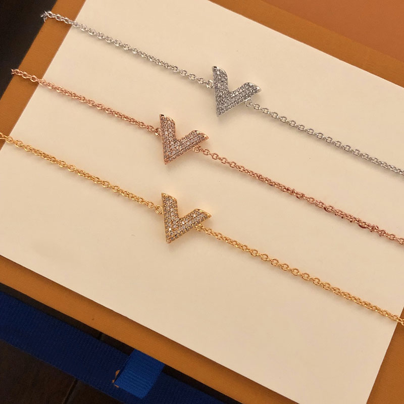 

Luxury designer bracelet Fashion women's bracelet New full diamond design Very beautiful for social gathering gifts good nice