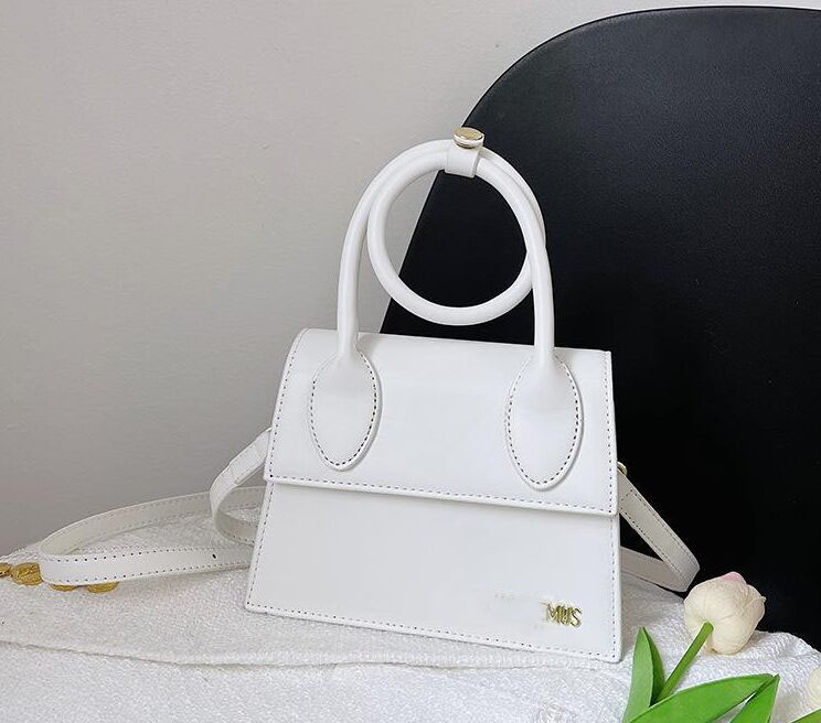 

Women's Letter Small Square Bag 2022 new simple trend armpit bag ins fashion single shoulder bags, Sky blue