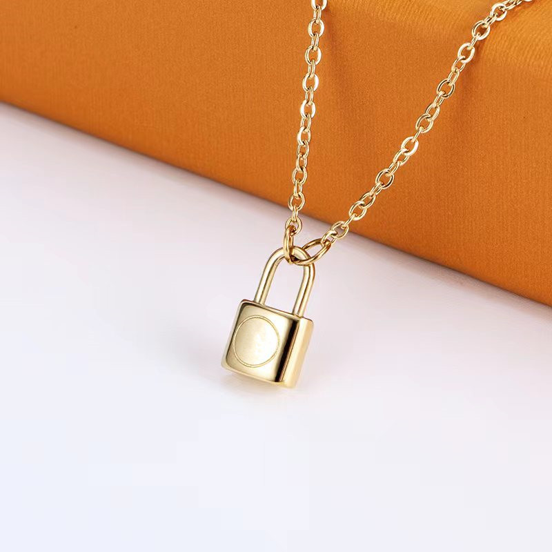 

Lock head Pendant Necklaces Titanium steel designer for women men luxury jewlery gifts woman girl gold silver rose gold wholesale not Fade