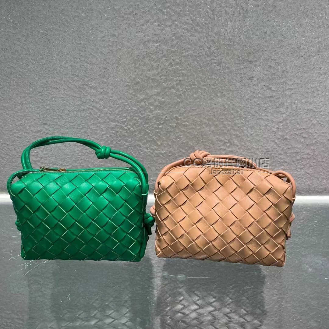 

Classic fashion woven Bottess bags Venetas cross-country camera France New Loop Mini Woven Camera One shoulder messenger have logo